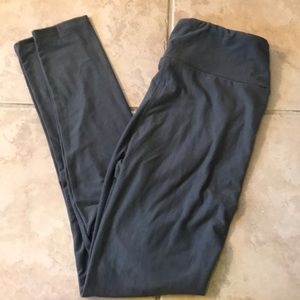 LuLaRoe one size leggings